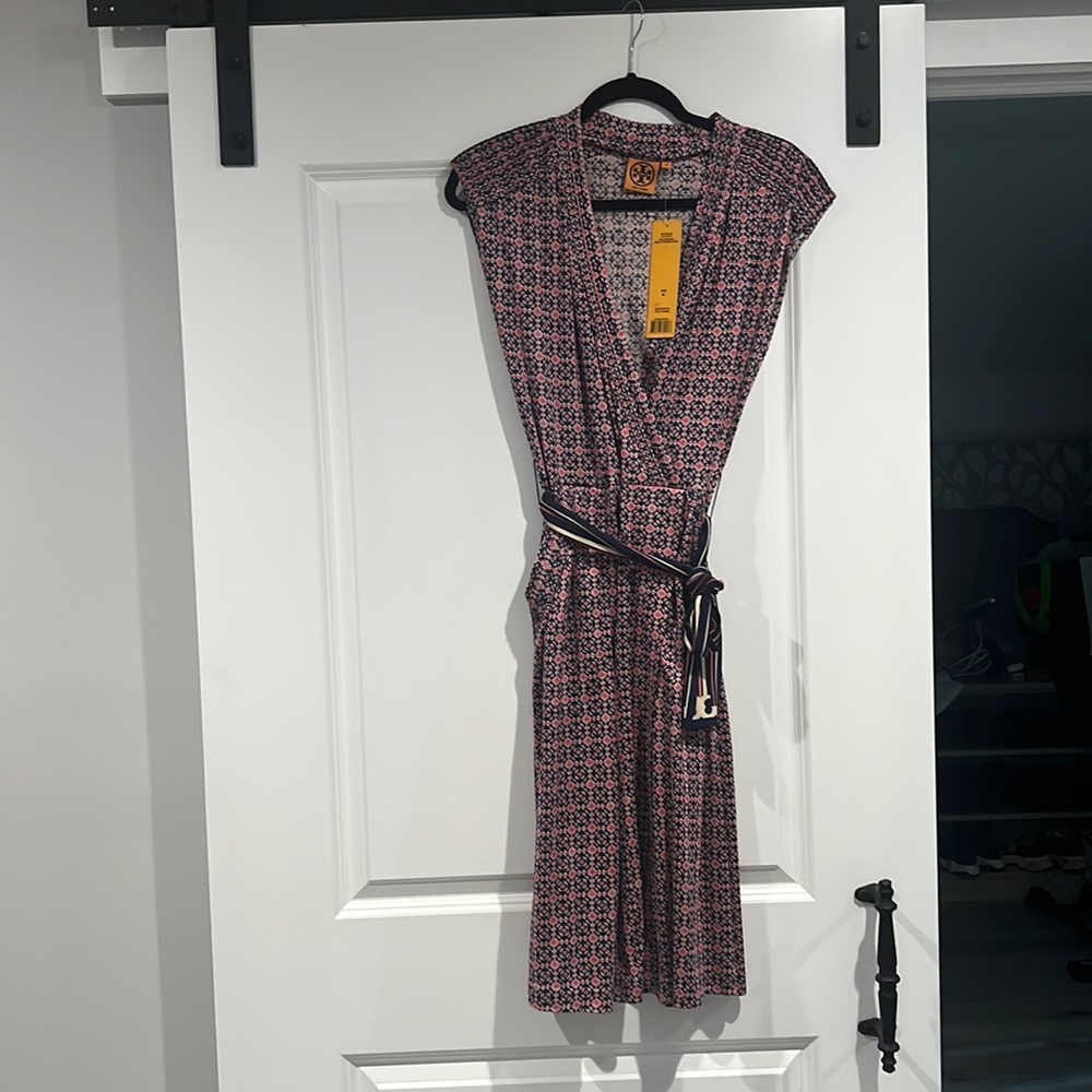 Tory Burch 100% Silk Polly Dress. Color Pink Pyramid style number 31112410.